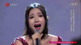 Смотреть онлайн Китаянка спела «Катюшу» на русском языке