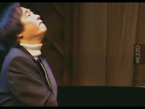 Kun Woo Paik plays Bach Part 1