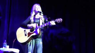 Brooke White performing Love Is A Battlefield