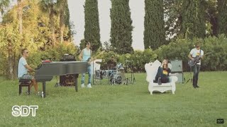 Laura Pausini - Casomai / Menos mal (versione live)