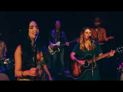 C’est la vie-A tribute to Emmylou Harris.