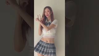 #ヘソ出し #お姉さん #美女 #猫ミーム