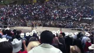 preview picture of video 'Los Destructores en Huaniqueo 2012 pt 1'