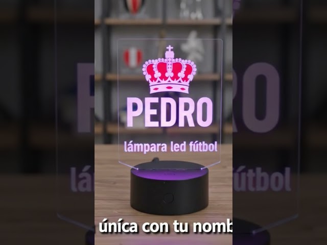 Vídeo relacionado con DEREGALOOS Lámpara LED Fútbol Personalizada. Nombre y Escudo. Luz RGB. Regalo Original para Niños y Aficionados al Fútbol. Decoración Dormitorio (Elige tu escudo)