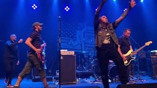 Hey - The Suicide Machines (feat. Streetlight Manifesto) @L’Olympia, Montreal - 2019-11-16