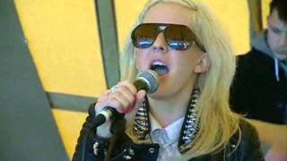 Ellie Goulding - Human (acoustic Live at BBC Radio 1's Big Weekend 2011)