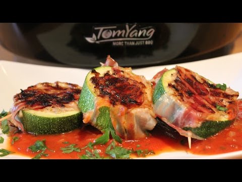 Gefüllte Zucchini in Speck gegrillt mit dem TomYang BBQ - Original Thai Grill & Hot Pot