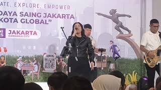 Download lagu Shabrina Leanor 'Terlalu Tinggi' at JaKreatiFest GandariaCity #fyp #shabrinaleanor #viral #best mp3