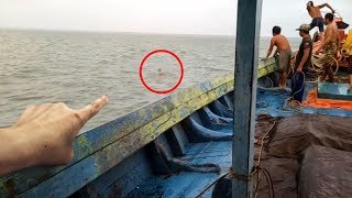 ¡LAS COSAS MÁS INEXPLICABLES ENCONTRADAS EN EL MEDIO DEL OCÉANO!