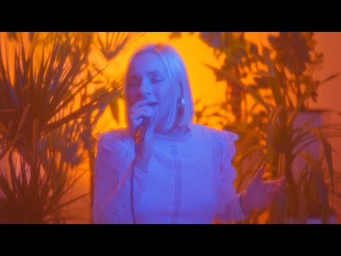 DARYA SERGIYENKO COVER OF WHITNEY HOUSTON - I WANNA DANCE WITH SOMEBODY