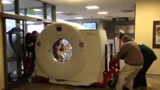 preview picture of video 'Instalacja innowacyjnego Tomografu Komputerowego w Szpitalu Eskulap w Osielsku'