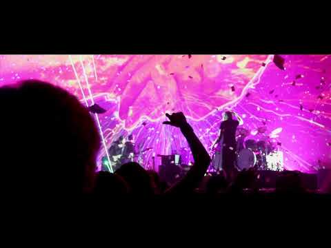 Трейлер A Fleeting Glimpse