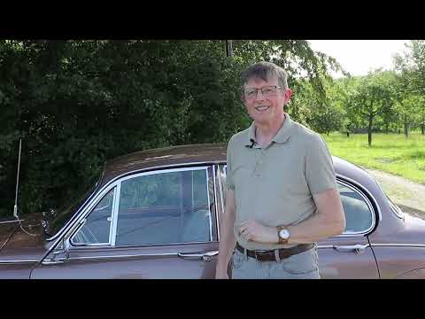 The Doc drives (episode 18) in the Jaguar Mark II from 1960