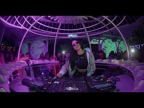 LUISANA MARQUEZ / TECHRAZA