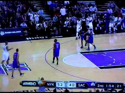 Jason Thompson Posterizes Bill Walker 12/31/11