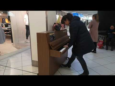 Amazing public Pianist play in shopping center Thun