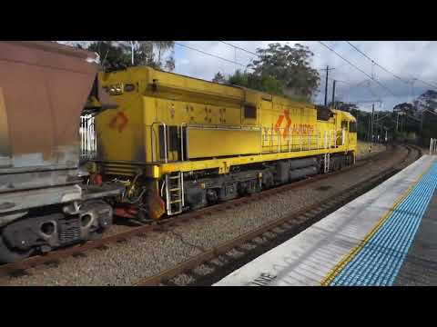 6011 and 6006 with Aurizon empty coal MC59 - 4/7/22
