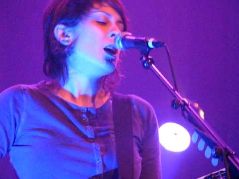 5/23 Tegan & Sara - On Directing @ The Forum #2, Melbourne, VIC 5/12/10