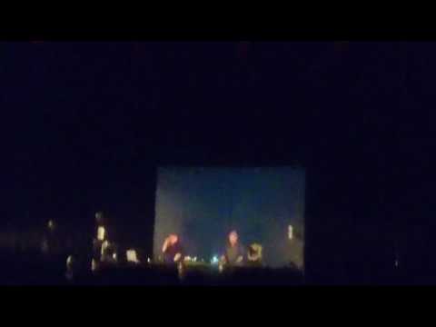 Chinese man records scratch bandits crew