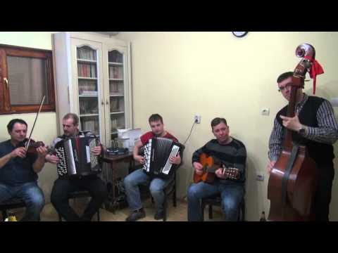 P L O & M M   Bolovcania co robíte