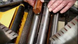 preview picture of video 'Axminster Diamond Planer Blade Hone'