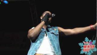 Power 98: Omarion performs "Do It" and Serenades Ladies On Stage!
