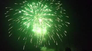 preview picture of video 'Pontypool Fireworks Display 4K! 05/11/14 Ending'