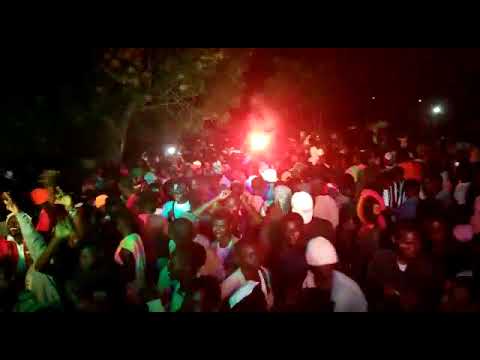 Disco vumbi live performance mziki kujirusha