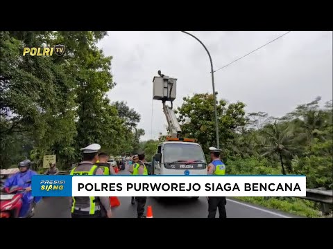POLRES PURWOREJO TERJUNKAN REGU SIAGA BENCANA KE LOKASI LONGSOR TAK HANYA AMANKAN GEREJA