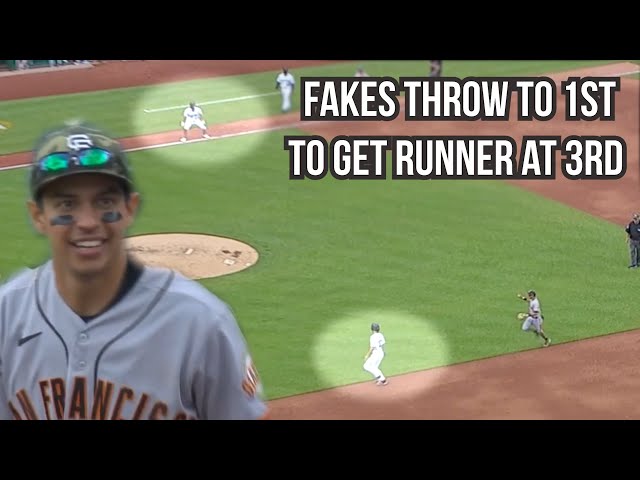 Dubón fakes the throw to first then gets runner at third, a breakdown