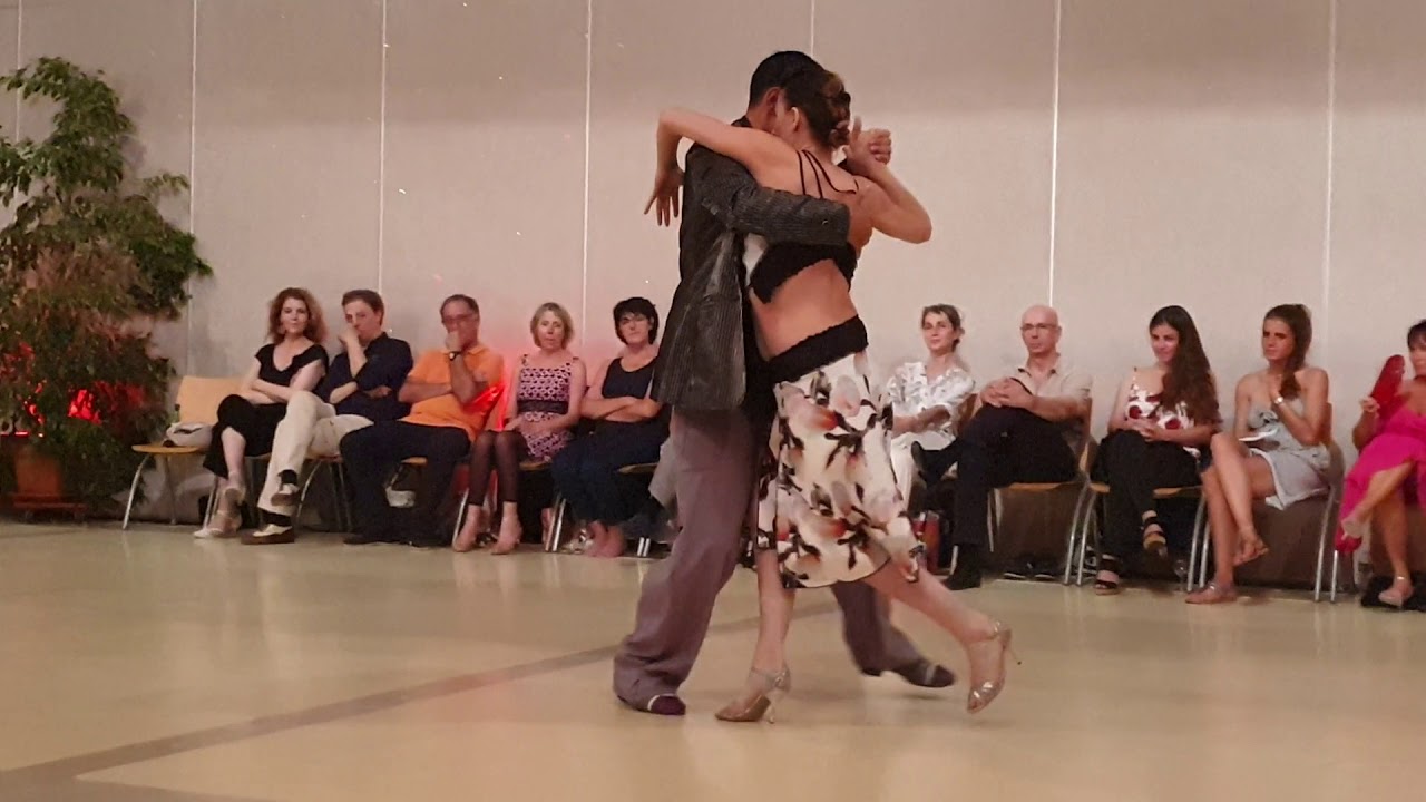 2° nuit Tango Bayonne - 2° Tango avec Julia Andres Ciafardini (juillet 2019)