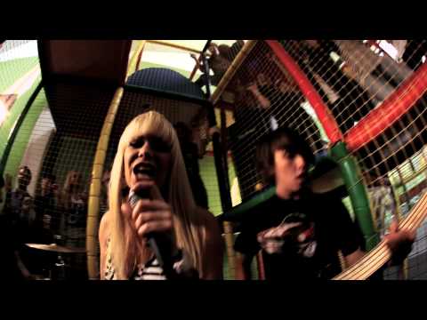 LUXUSLÄRM „Nichts ist zu spät" (offizielles Musikvideo)