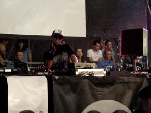 Roog @ FYM 2007 - Part 5/7