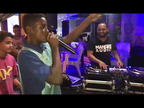 Mangee En El Barrio - Los Mina, Santo Domingo