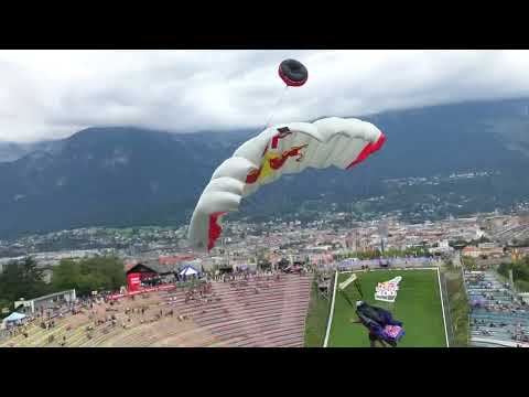 Wing Suit Sprung Bergisel RedBull 400