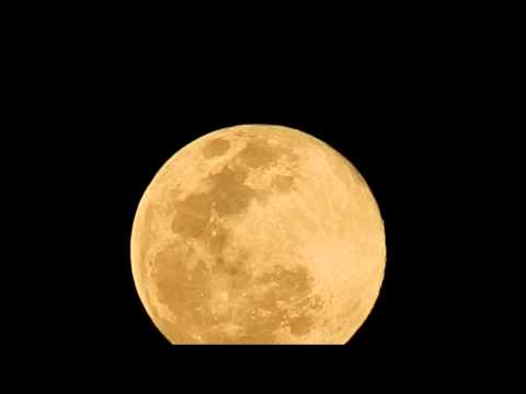 pourquoi la lune n est pas visible au moment de la nouvelle lune