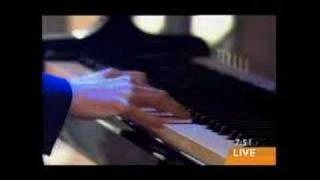 Damien Leith - Sunrise - Interview & I'll be Home for Xmas