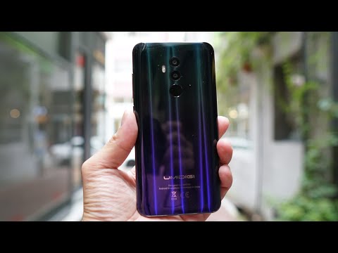 UmiDigi Z2 Unboxing + Hands-On: Gradient Glass Back Looking Sweet