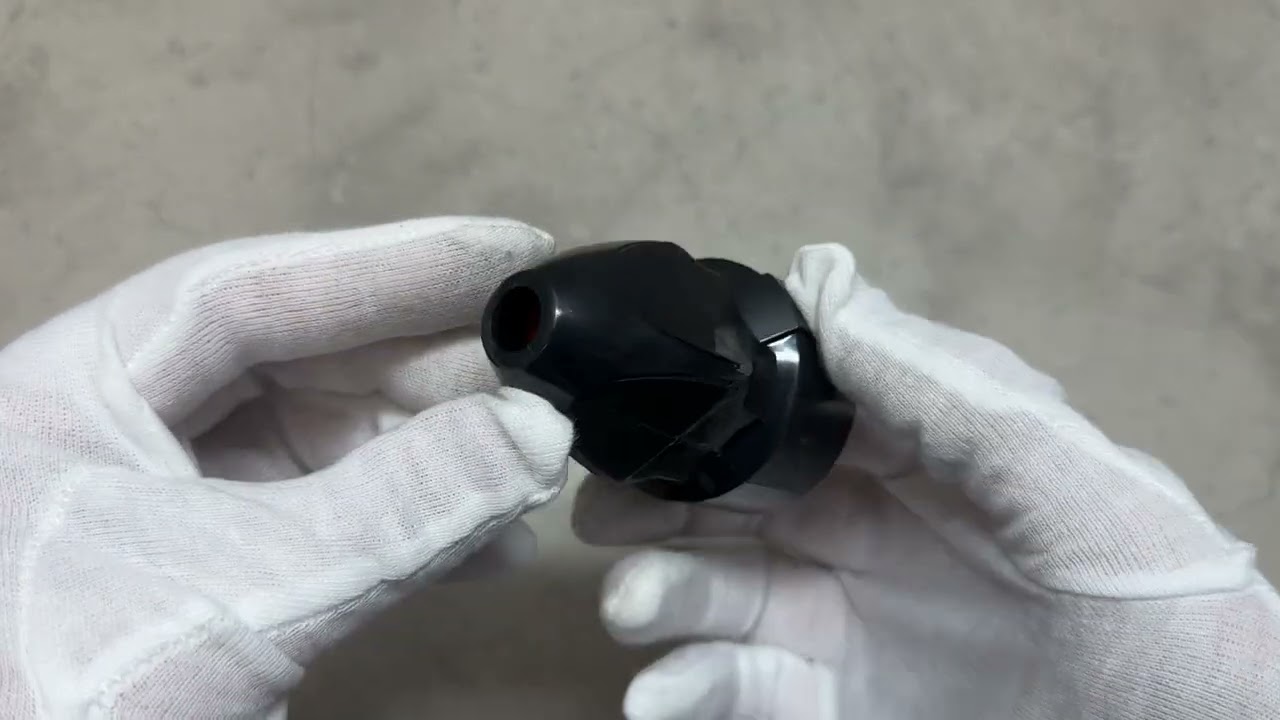 Гніздо штепсельне LUXEL 1103 із заземленням чорне