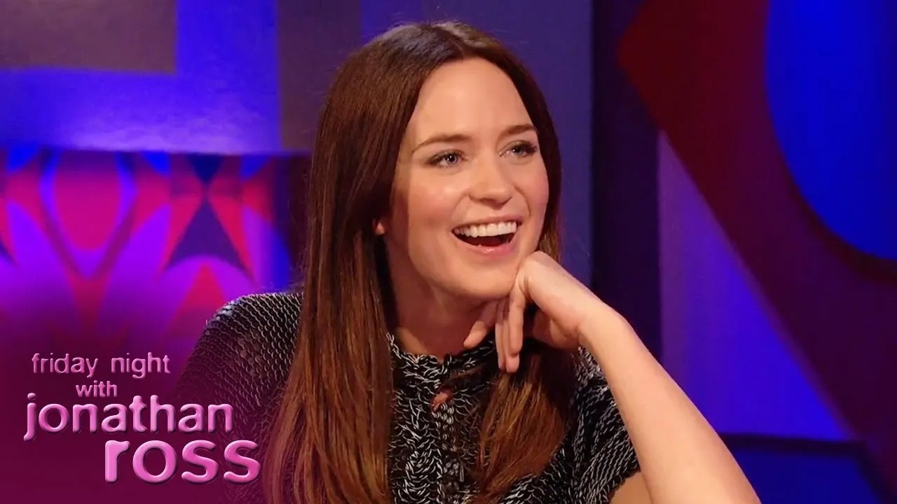 Emily Blunt Stole From The Devil Wears Prada Set | Friday Night with Jonathan Ross