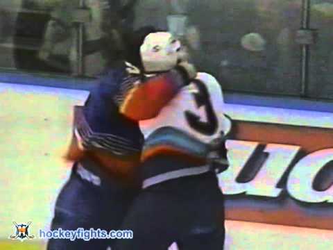 Shayne Corson vs Dean Chynoweth Nov 11, 1995