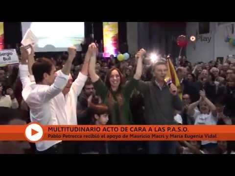 Macri ve a Petrecca conduciendo Junín