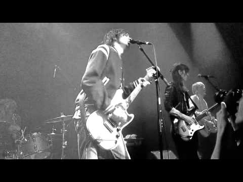 Hurula - Sluta deppa mig + Masshysteri del två, live