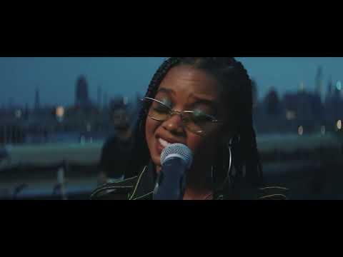 H.E.R - Live at Fender Signature Sessions (Just Performance)