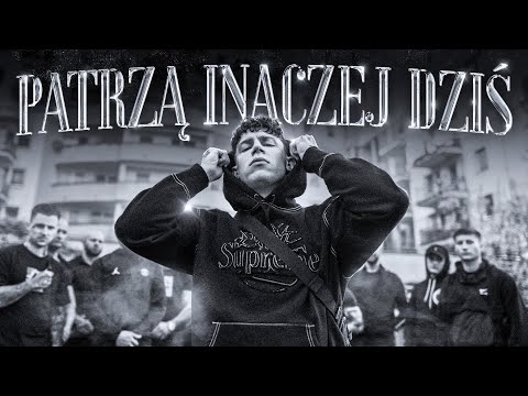 NOWACZKIEWICZ - Patrzą inaczej dziś