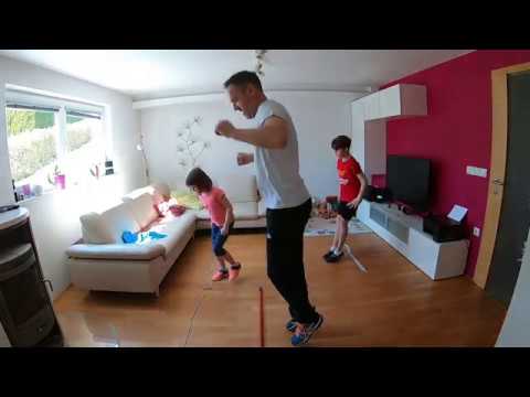 Športna vadba s kolebnico ali s palico