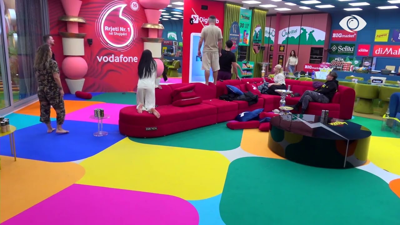 Vijon sfida e gjatësisë/ Aldo mban shkopin, banorët kërcejnë për ta arritur