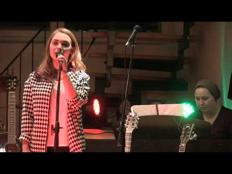 Lilu Olivié feat. anyway-Band - Mountains