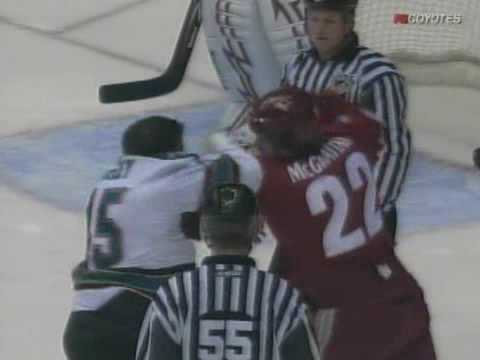 Jody Shelley vs Brian McGrattan