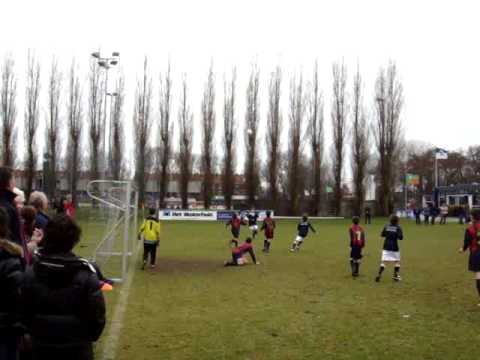 Quick E1 - Victoria E1, kopballenfestijn